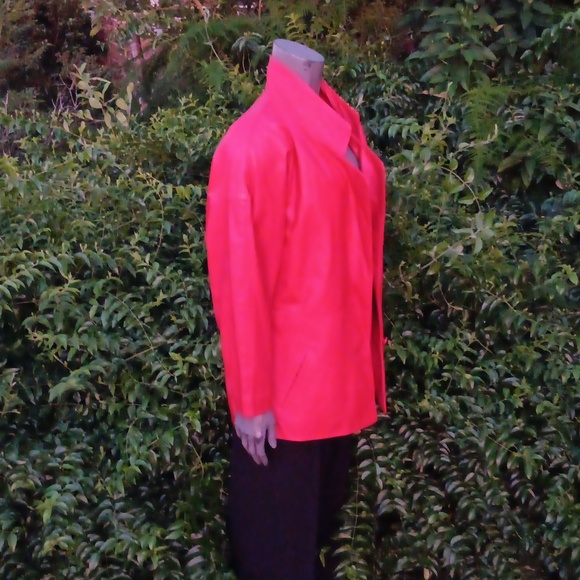 TOFFS (KOREA) LADIES RED VINTAGE GENUINE LEATHER (1) BUTTON LUXURY COAT/JACKET - Picture 11 of 17